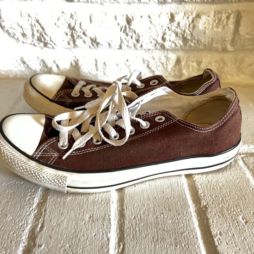 Low Top Chucks